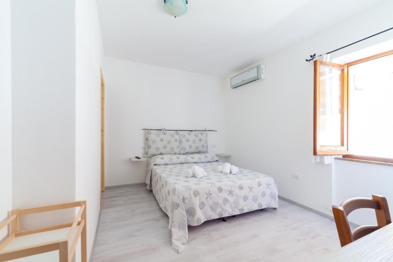 Brezza B&B Golfo Aranci Exterior foto